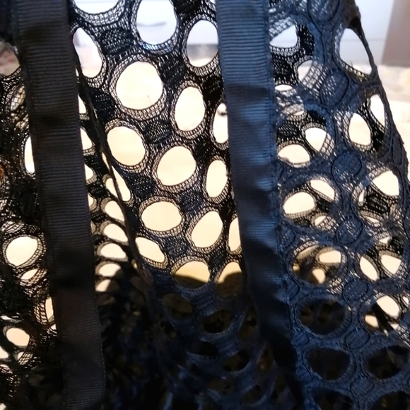 Elegant Black Lace Midi Skirt - Picture 9 of 12